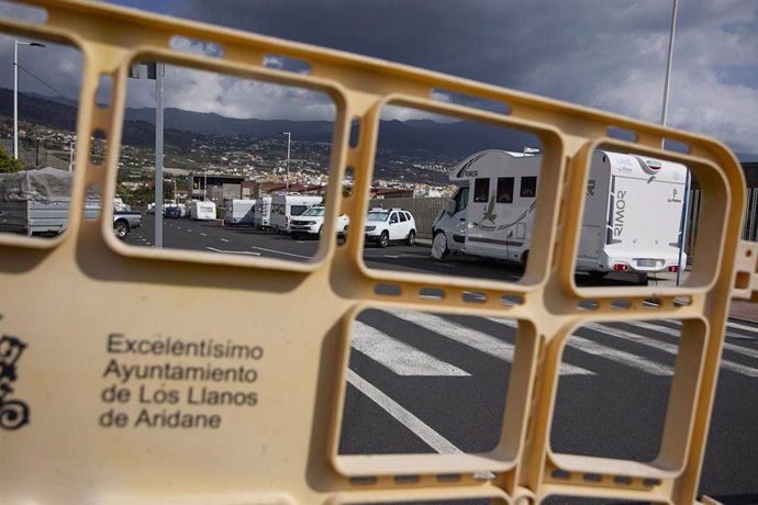 Archivo - Caravanas donde viven algunos desalojados por el volcán, en Los Llanos de Aridane, a 26 de febrero de 2022, en La Palma, Canarias, (España). Estas personas, afectadas por el volcán, están a la espera de que se les asigne alguna vivienda prefab