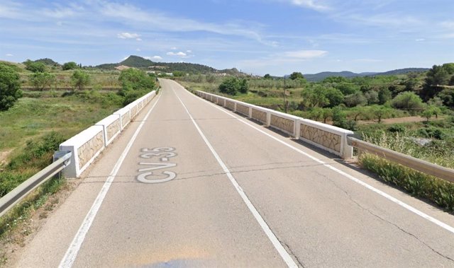 Carretera CV-35 a su paso por Tuéjar (Valencia)