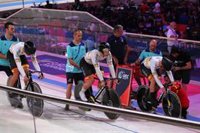 España supera el estreno en la velocidad por equipos masculina