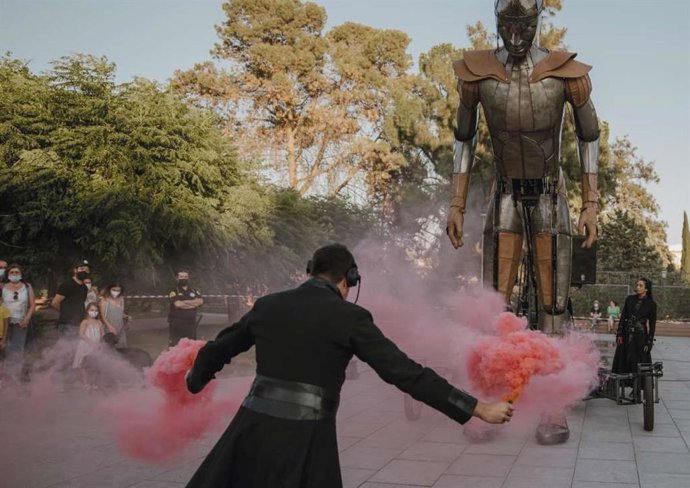 Ndp Un AquilLes De Cinc Metres D'alt Arriba El 18 D'agost A La Platja De Gandia