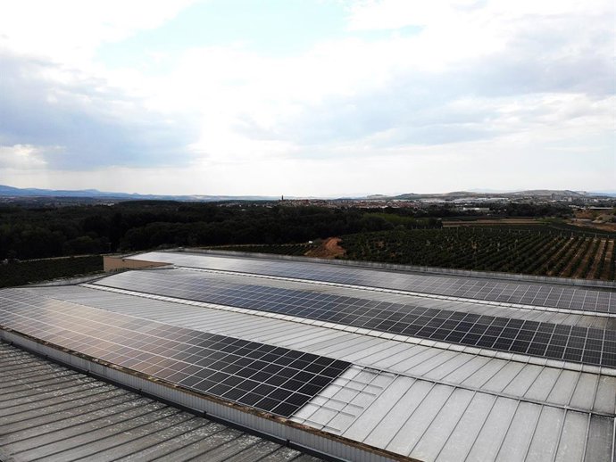 Bodegas Manzanos invierte en sostenibilidad con 400 paneles solares