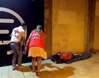 Cruz Roja refuerza la atención de personas sin hogar ante las sucesivas y prolongadas olas de calor
