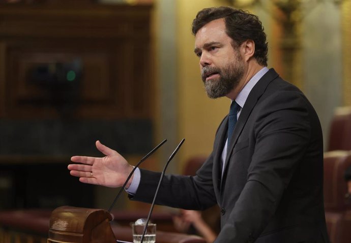 El portavoz de Vox en el Congreso, Iván Espinosa de los Monteros, interviene en la tercera jornada de la 26 edición del Debate sobre el Estado de la Nación, en el Congreso de los Diputados.