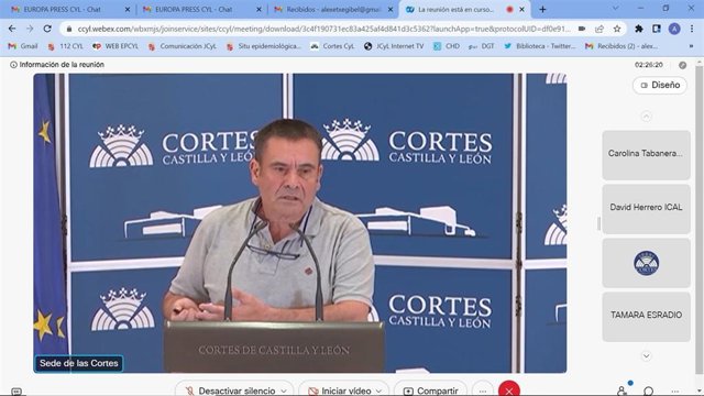 El portavoz en Sanidad del Grupo Socialista en las Cortes, Jesús Puente, en rueda de prensa.