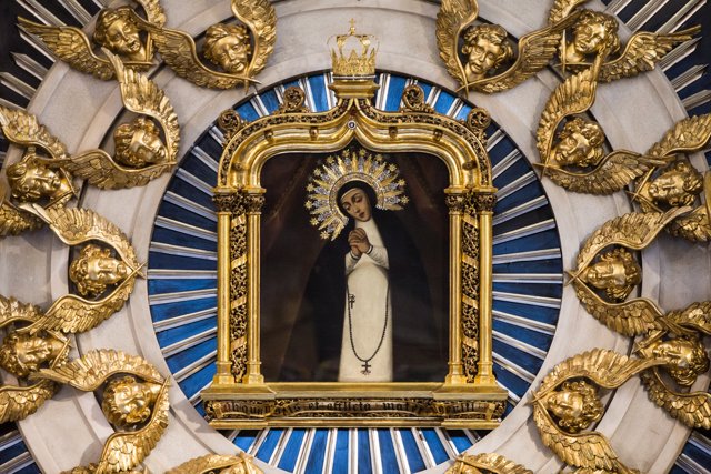 El cuadro de la Virgen de la Paloma, en la Iglesia de la Virgen de la Paloma y San Pedro el Real, en Madrid (España) a 15 de agosto de 2020.