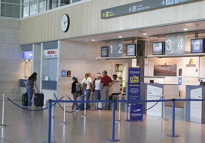 Archivo - Aeropuerto Valladolid