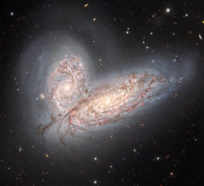 El Par De Galaxias Fusionadas NGC 4568 Y NGC 4567