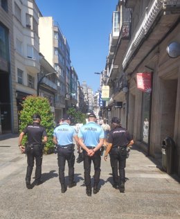 Policías nacionales y portugueses patrullando por Vigo.