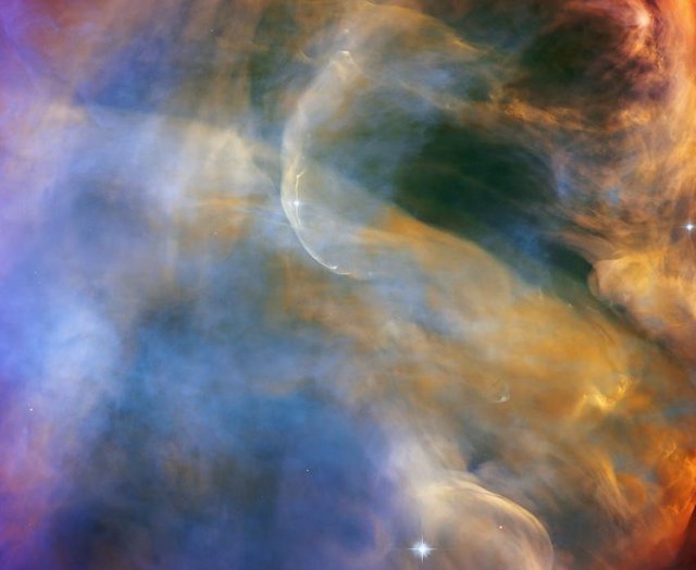 Una colorida región de la Nebulosa de Orión rodea al objeto Herbig-Haro HH 505.