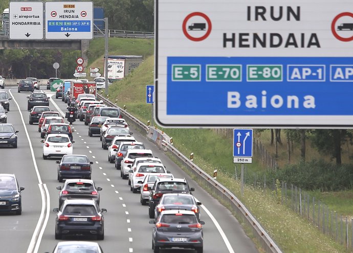 Retenciones en la frontera con Francia, en Irun y Biriatou, a 11 de agosto de 2022, en Irún, Guipúzcoa, Euskadi (España). 