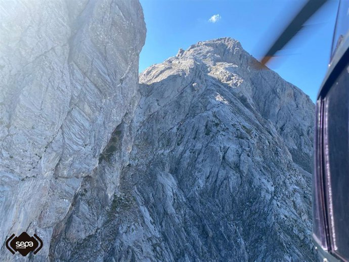 Rescate de montaña en Lena.