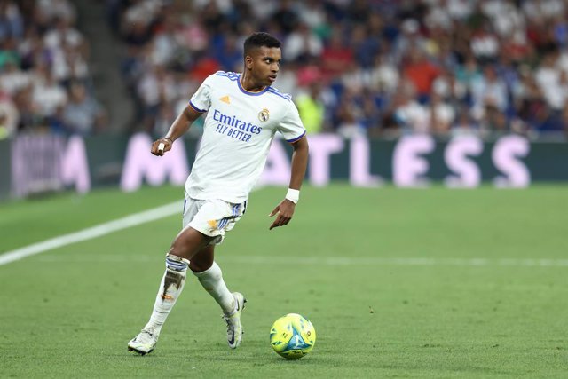 Archivo - Rodrygo Silva De Goes of Real Madrid in action during the spanish league, La Liga Santander, football match played between Real Madrid and Real Betis Balompie at Santiago Bernabeu stadium on May 20, 2022, in Madrid Spain.