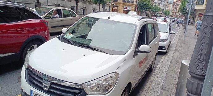 Taxi en una parada en Bilbao