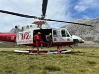 Evacuado en helicóptero un montañero de Oviedo atascado en al vía ferrata de Socueva