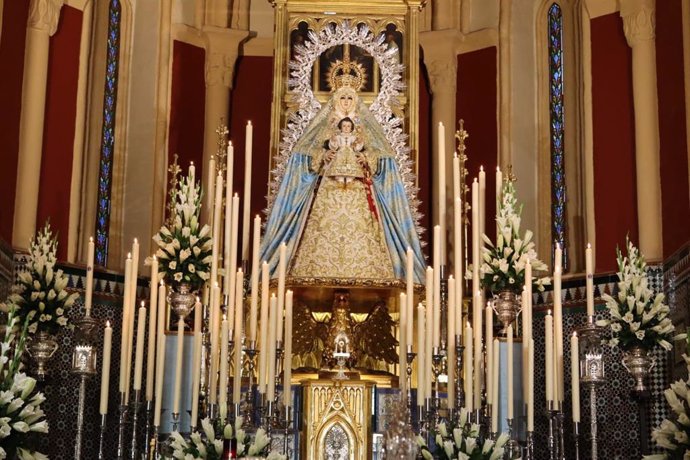 Imagen de la Virgen del Águila, patrona de Alcalá de Guadaíra, que volverá a procesionar este lunes.