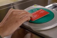 Hita (FMM) afea a la Comunidad que hiciera oídos sordos a ampliar la rebaja del Gobierno a los abonos de transporte