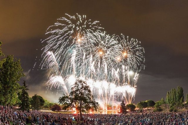 Archivo - Fuegos artificiales Getafe
