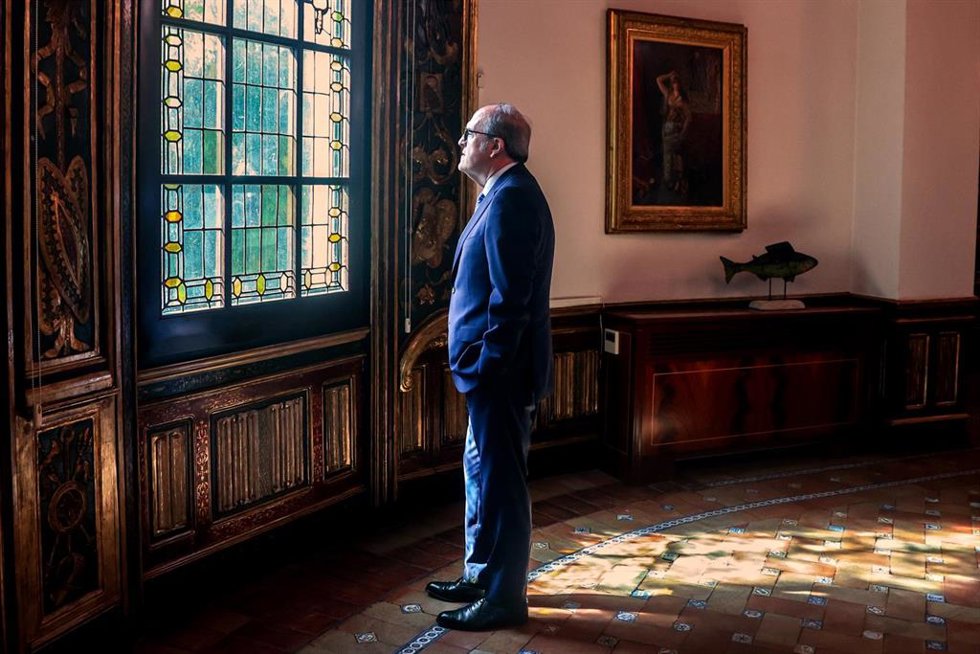 El defensor del Pueblo de España, Ángel Gabilondo, posa después de una entrevista para Europa Press, en la sede del Defensor del Pueblo, a 29 de julio de 2022, en Madrid (España). El político y catedrático es Defensor del Pueblo desde noviembre de 2021.