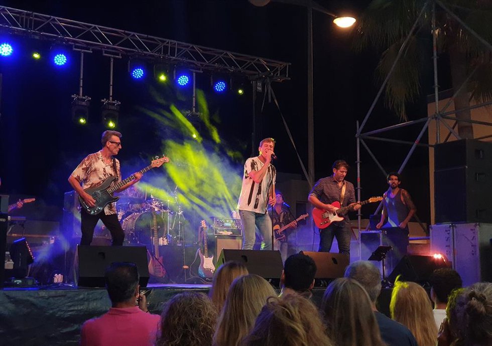 Concierto de Danza Invisible en las fiestas del barrio de Cabo de Gata