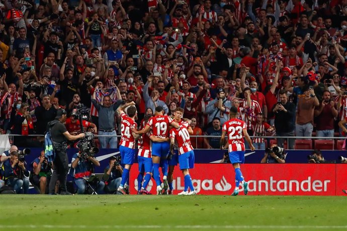 Archivo - Jugadores del Atlético de Madrid celebrando un gol