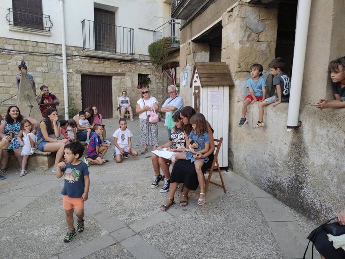 La biblioteca sale a la calle en Luesia