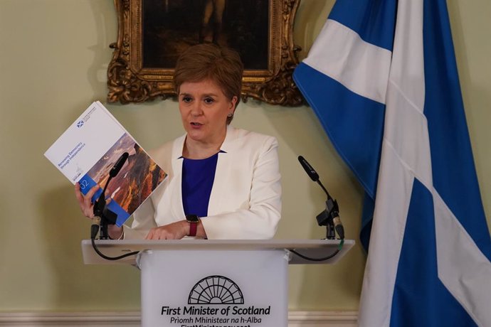 Archivo - 14 July 2022, United Kingdom, Edinburgh: First Minister of Scotland Nicola Sturgeon speaks at a press conference at Bute House in Edinburgh to launch a second independence paper. Photo: Andrew Milligan/PA Wire/dpa