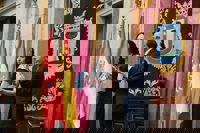 El bombero que fue atropellado mientras circulaba en BiciMAD, condecorado a título póstumo en las Palomas de Bronce