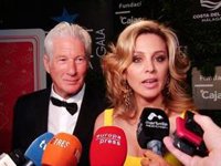 Richard Gere, muy orgulloso al hablar de su mujer, Alejandra Silva, y su labor solidaria