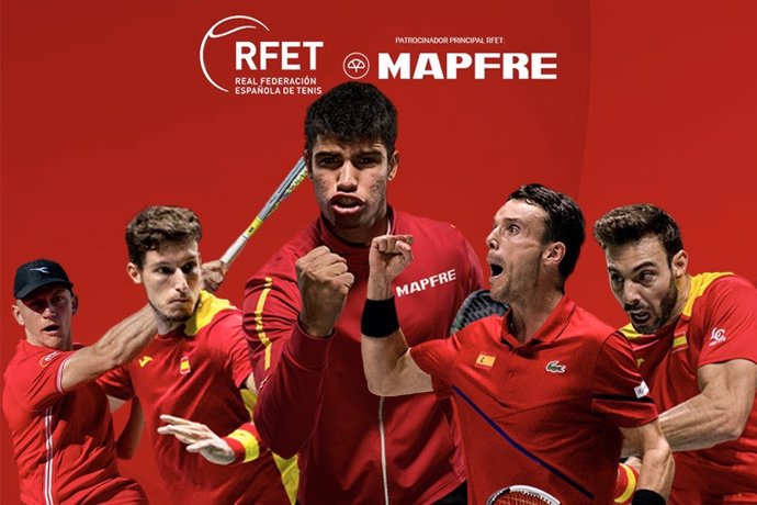 Equipo español de Copa Davis para la fase de grupos de la edición 2022 --de izquierda a derecha: Davidovich, Carreño, Alcaraz, Bautista y Granollers--