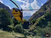 Rescatado un hombre herido mientras practicaba barranquismo en el Puerto de San Isidro (Aller)