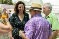 La alcaldesa de Almería en funciones comparte una "estupenda" paellada junto a los vecinos de Costacabana