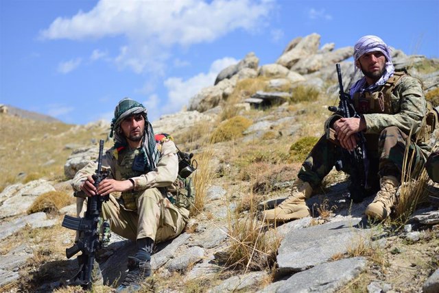 Archivo - Integrantes de las milicias del Frente de Resistencia Nacional (FRN) que luchan contra los talibán en la región de Panjshir, noreste de Afganistán