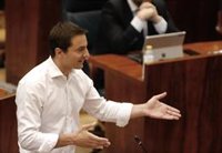 Lobato ve "falta de coherencia" de Ayuso en la rebaja de precios del abono de transporte pero aplaude la "rectificación"