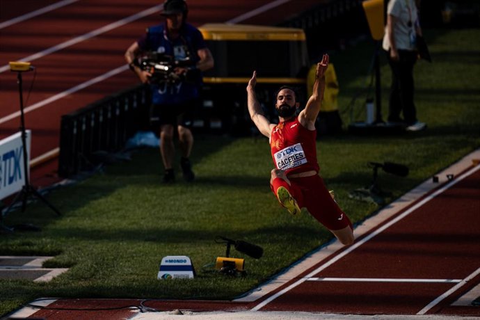 Archivo - Eusebio Cáceres, del Equipo Español, en la clasificación de salto de longitud durante el Campeonato del Mundo de atletismo al aire libre, a 15 de julio de 2022 en Eugene, Oregón, Estados Unidos.