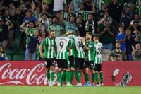 El Betis sigue de fiesta en el Villamarín y el Athletic no acierta ante el Mallorca