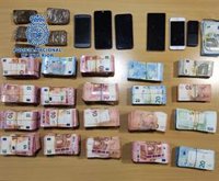 La Policía detiene en Almería a dos personas en un supuesto pase de droga e interviene más de 91.000 euros