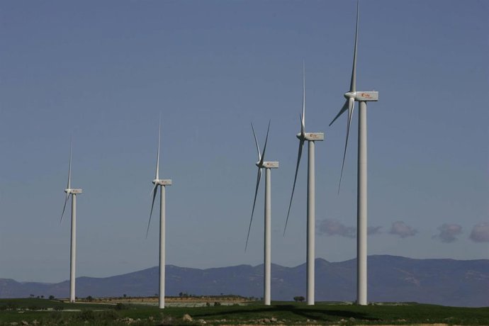 Archivo - Parque eólico "Valiente" de Villar Mir Energia en Huesca