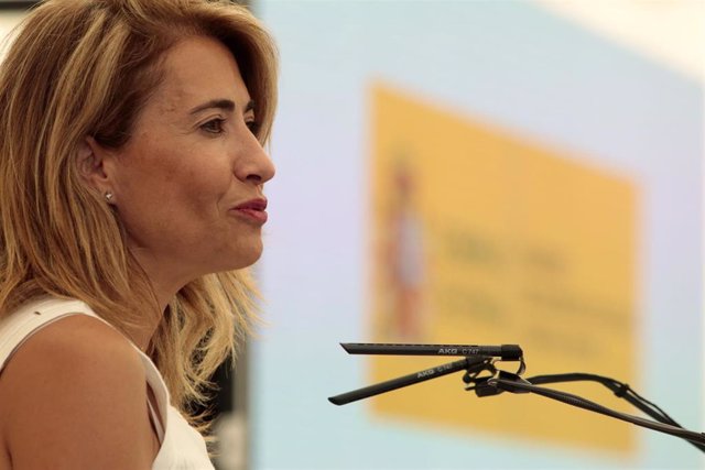La ministra de Transportes, Movilidad y Agenda Urbana, Raquel Sánchez, interviene durante la inauguración del acondicionamiento de la carretera N-232 a su paso por el Puerto del Querol, a 20 de julio de 2022, en Morella, Castellón, Comunidad Valenciana. D