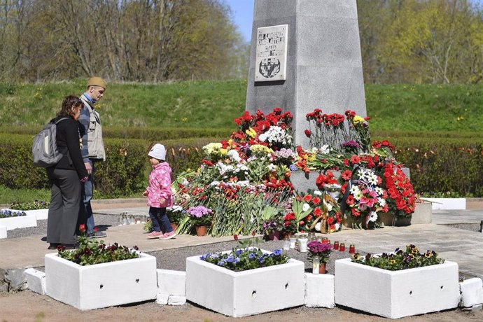 Monumento a los caídos en la II Guerra Mundial en Narva, Estonia.