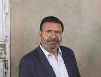 L.G. Kelety lanza la novela 'El llamado del camino' tras su experiencia hasta llegar a Santiago de Compostela