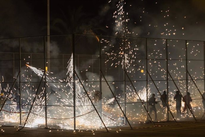 La Nit de l'Alb se salda con 20 heridos, uno grave con heridas en la cabeza y cara por la caída de una caña