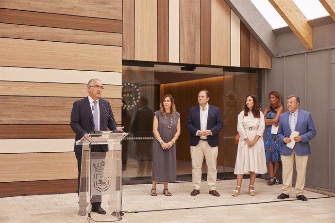 El alcalde de Pamplona en la inauguración del curso de escuelas infantiles.