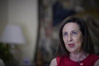 Robles dice que España debe sentirse "orgullosa" de sus militares, contra los incendios y también en Afganistán o Mali