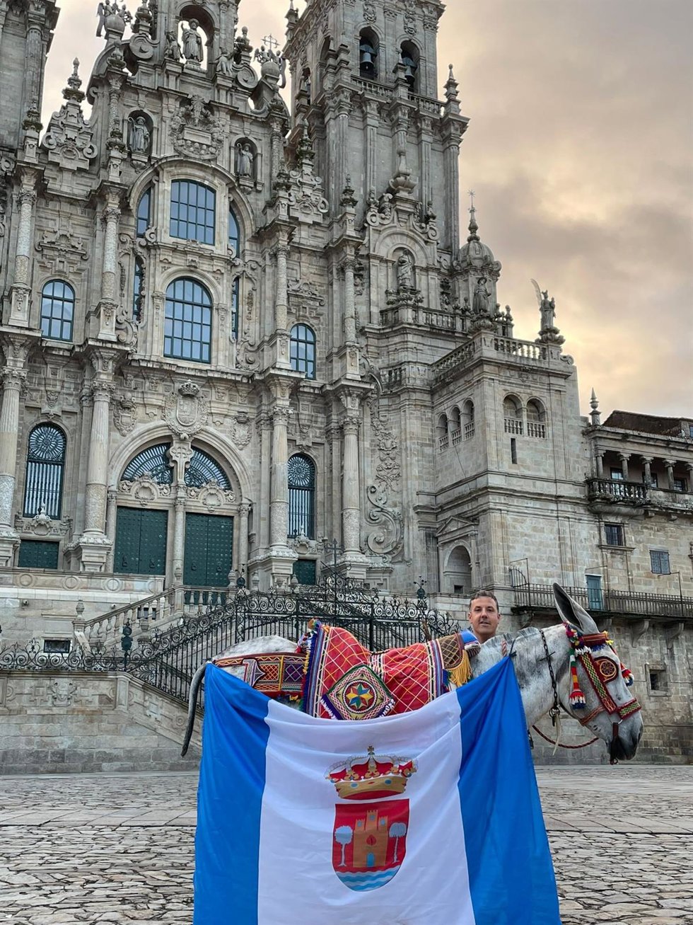 Álvaro Jiménez ha hecho el Camino de Santiago de Compostela en burro andaluz para concienciar sobre la conservación de esta raza autóctona.