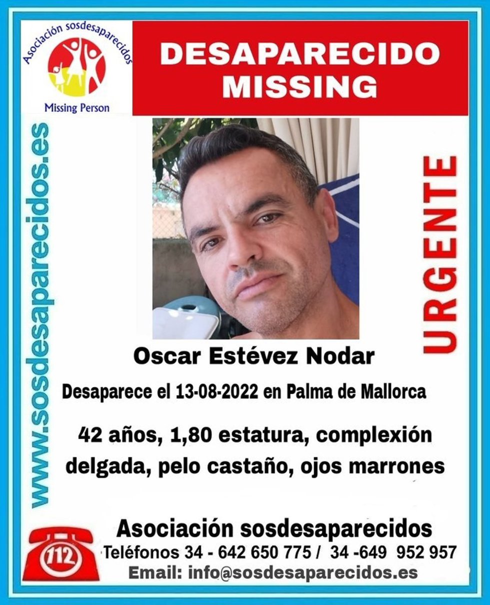 Cartel con la descripción e imagen del desaparecido.