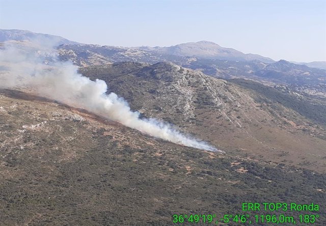 Incendio forestal declarado en el campo de tiro Las Navetas de Ronda