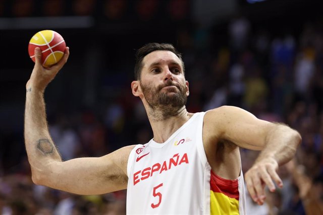 Rudy Fernandez of Spain saludates to the fans during the basketball friendly national match played between Spain Team and Greece Team at Wizink Center pavilion on August 11, 2022, in Madrid, Spain.
