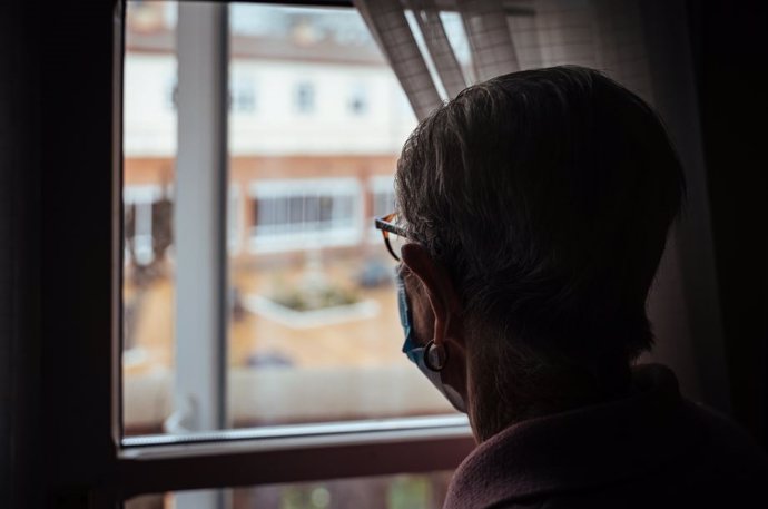 Archivo - Campofrío y Médicos del mundo forman en residencias de mayores en medidas frente a la Covid.