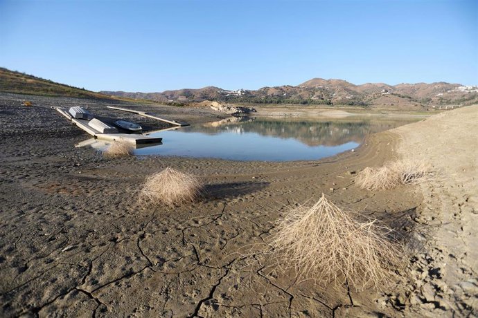 El pantano de La Viñuela situado en el término de Vélez Málaga, foto de recurso
