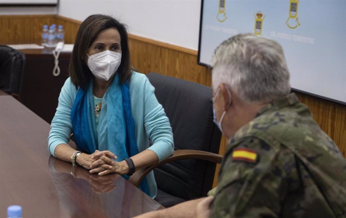 La ministra de Defensa, Margarita Robles, en su visita a Sevilla